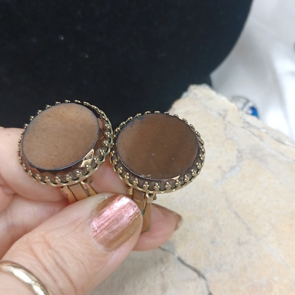 Vintage ELSA SCHIAPARELLI Unsigned Chocolate Brown Earrings and MOP necklace - Picture 15 of 16